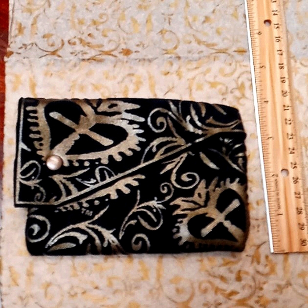 ✨ Virgins Saints & Angels Black & Gold Plush Pouch NEW! - Picture 7 of 12